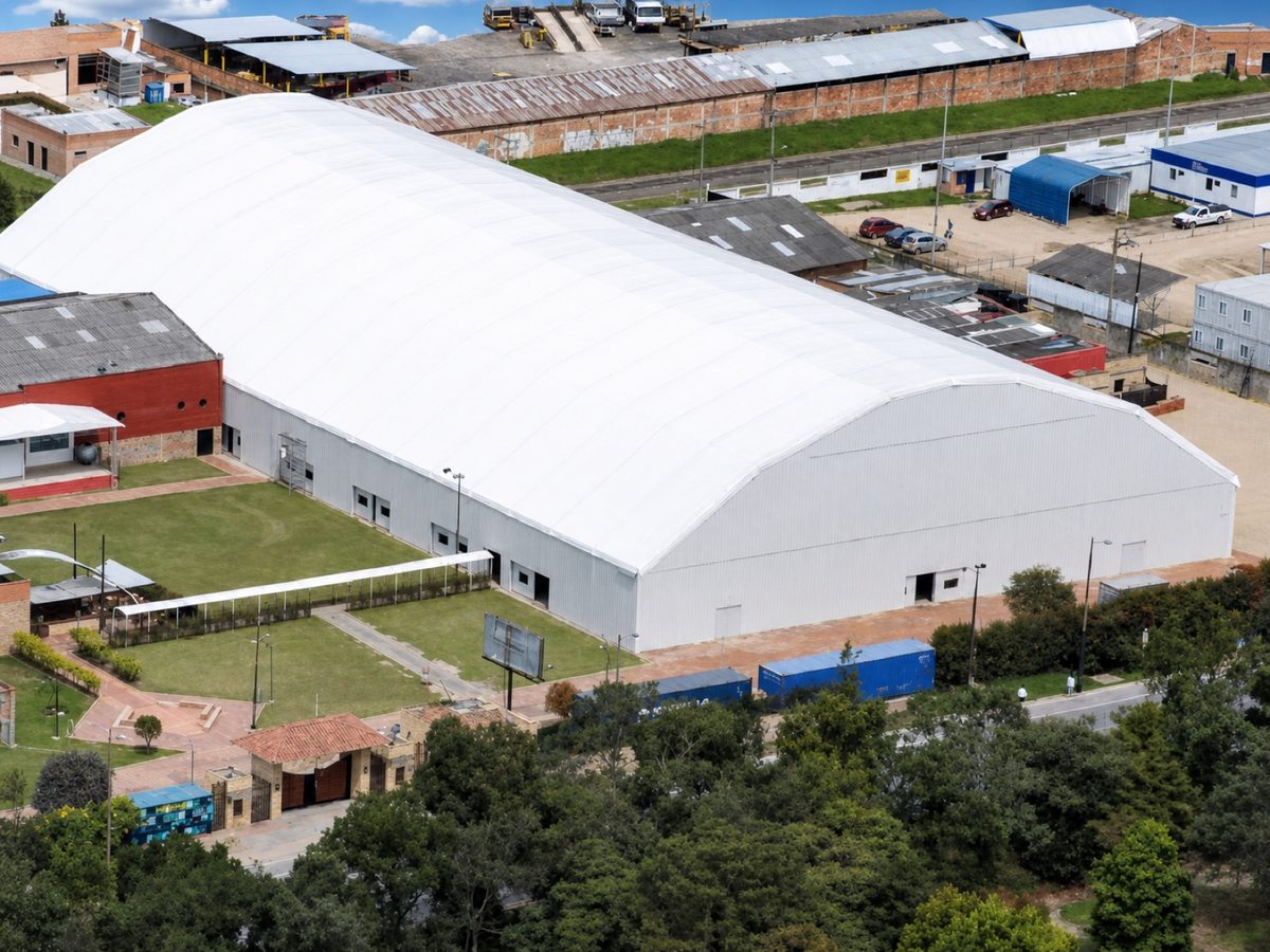 Centro de Eventos Autopista Norte — 6.000 m² en 3 meses, Bogotá